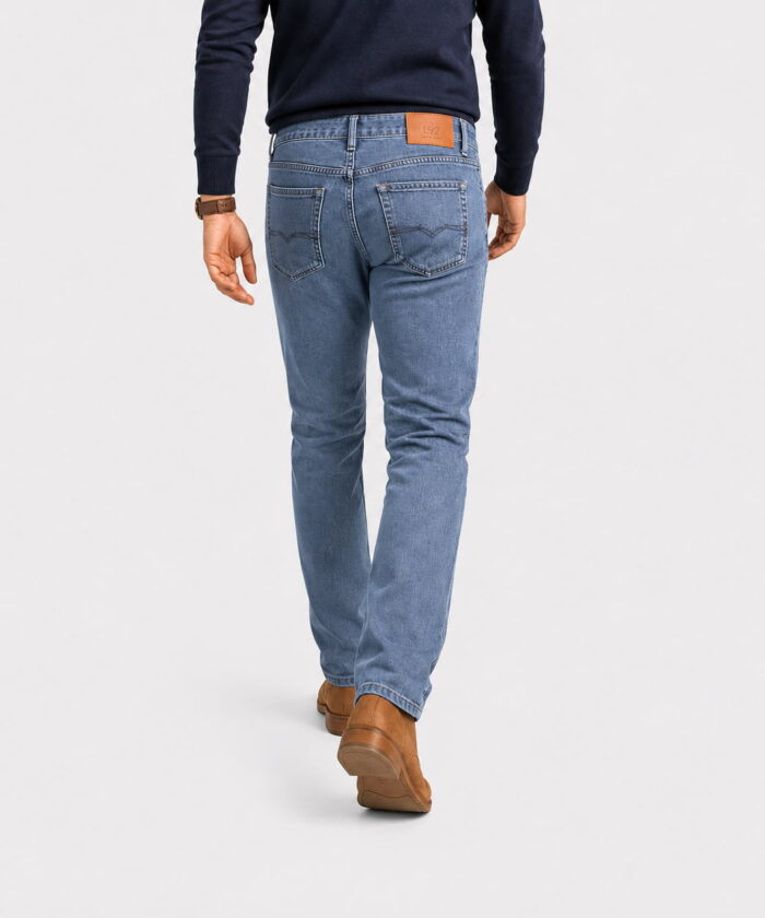 Alternative view of Jeans F11